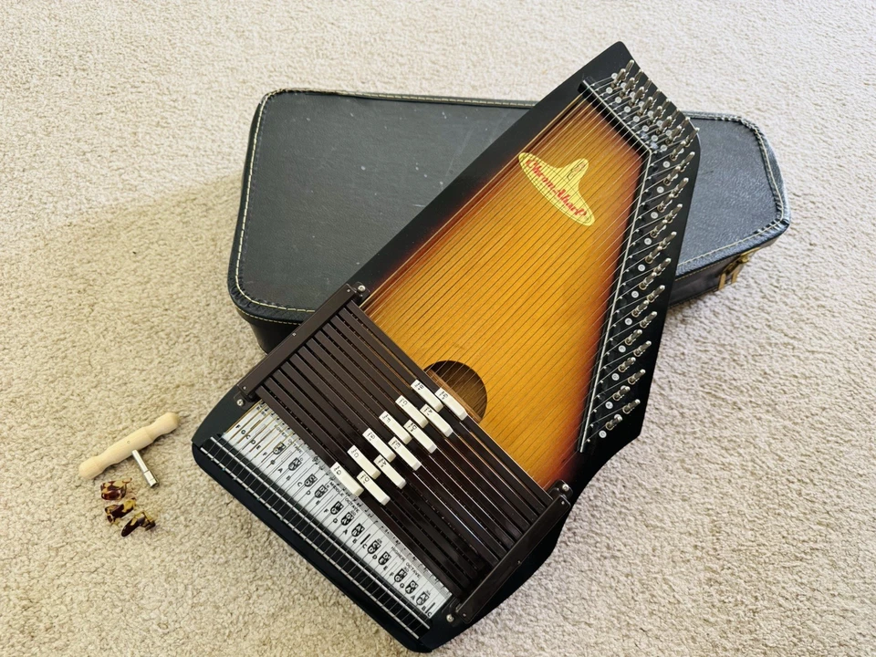 Antiguo instrumento musical de colección RBI banda rítmica ChromAharP autoharp con estuche de selecciones de teclas Foto 1 de 4