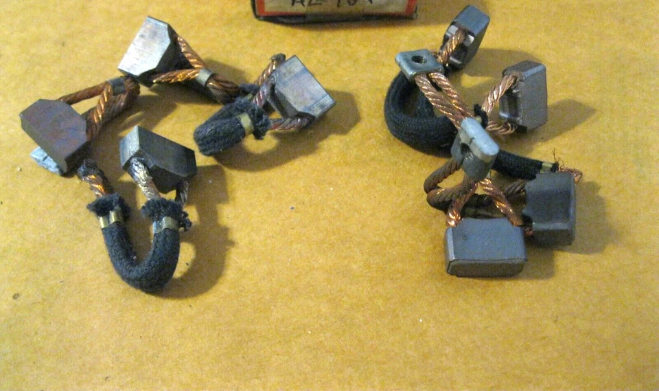 Новый Mopar 1949-1955 стартовый набор для обслуживания кистей, лот из 2, США! - Изображение 1 из 2