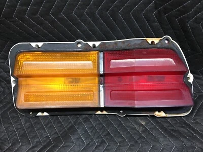 Mazda Rx4 1974 sedán fabricante original luz trasera derecha conjunto lente Foto 1 de 4