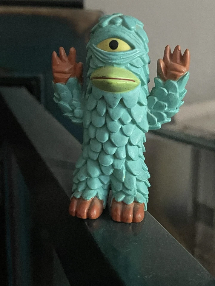 The NEO-KAIJU Project (2004) BIRDUZASU 2.75" Designer Vinyl Figure - RARE HTF - Image 1 of 3