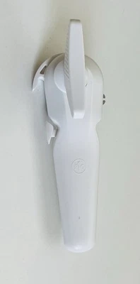 THE PAMPERED CHEF White Smooth Edge Manual Can Opener #2759 No Sharp Edges - Image 1 of 4