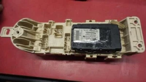 Relay/Fuse Box 82641-24064 Engine 8 Cylinder Fits 99-00 LEXUS SC SERIES 957459 - Picture 1 of 12