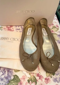 JIMMY CHOO 8 US 38 UE Cuero Taupe Perforado Ballet Zapatos Planos Bolso NUEVO En Caja - Imagen 1 de 17