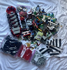 Vintage Bulk Lego Lot Totenkopf Auge Schoner, Ritter Festung und mehr! - Bild 1 von 20