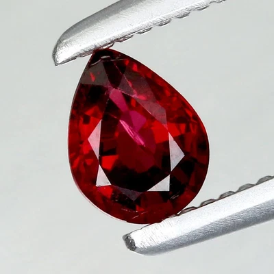 Espinela roja pera natural sin calefacción 0,21 quilates ancho 4,4 x 3,4 mm, Tanzania Foto 1 de 4
