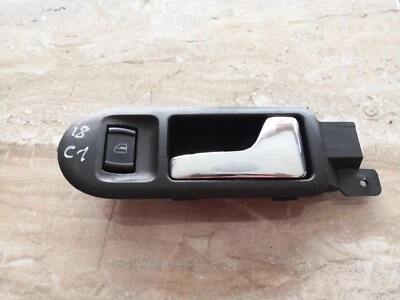 Volkswagen Passat B5 2000/Right Front door handle/3B1837114 - Image 1 of 4