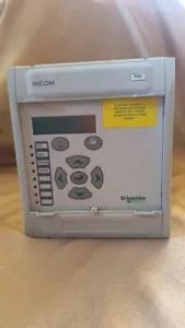 SCHNEIDER ELECTRIC MiCOM P122 ELECTRIC OVERCURRENT EARTH FAULT PROTECTION RELAY - Picture 1 of 5