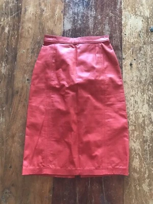 De colección Años 80 Lápiz Labial Cuero Rojo Falda Lápiz Sexy Forma Atrevida Ajuste Valley Girl  Foto 1 de 4