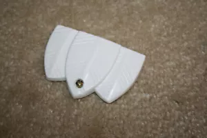 Vintage 1994 Milton Bradley Chicken Limbo Battery Cover Part Only - T822 - Picture 1 of 3