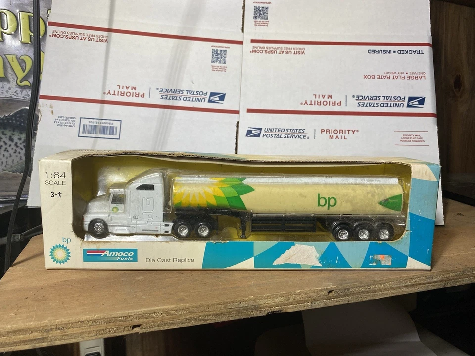Semirremolque Freightliner vintage fundido a presión Nylint BP de 18 ruedas escala 1:8 Foto 1 de 2