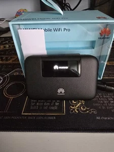 Huawei E5770 4G Mobile WiFi Pro O2/Giff Gaff/ Sky/Tesco Hotspot MiFi & Powerbank - Photo 1/2