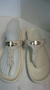 EUC Michael Kors MK CREME goldfarbene Platte flache Riemen T-Riemen Sandalen Slipper Größe - Bild 1 von 6