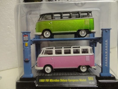 Juego de microbuses VW M2 Machines 1960 verde/negro y '60 rosa/blanco con elevación automática Foto 1 de 3