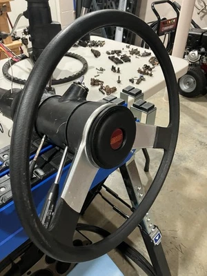 1987 Monte Carlo ss 方向盘 — 第 1/2 张图片