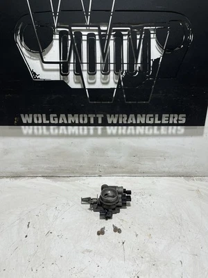 Jeep TJ Wrangler 05-06 Engine Throttle Body Assembly 4.0 6 Cylinder w/ BOLTS OEM - Image 1 of 4