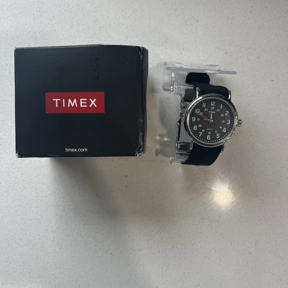 Новый в коробке Timex T2N6479J УНИСЕКС Weekender черный нейлоновый ремешок часы женщин мужчин классический - Изображение 1 из 1