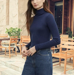 Club Monaco Julie Women's Rib Turtle Navy Blue Tricot Sweater Size XS Retail $89 - Picture 1 of 5