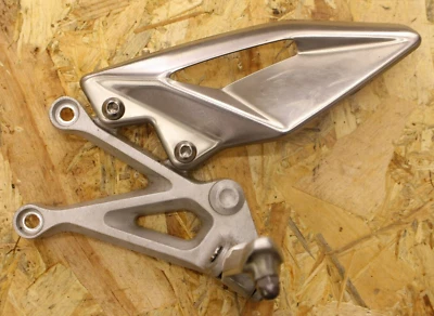 Triumph Street Triple 765 RS S R 660 S 2017 2018 2019 reposapiés delantero izquierdo clavija Foto 1 de 4