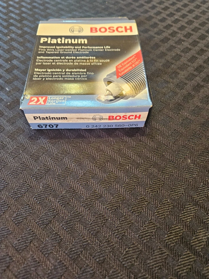 Lote de 4 bujías Bosch Platinum para Jeep Patriot L4-2,4 L 2007-2017 F/S Foto 1 de 1