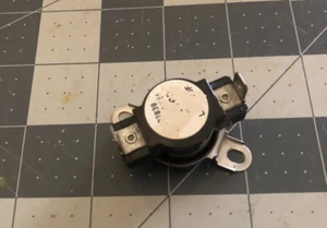 Frigidaire Dryer Thermostat 145160 3204267 - Picture 1 of 3