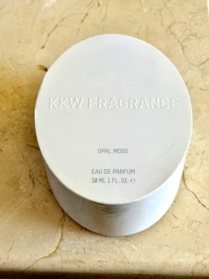 KKW Fragancia Opal Mood Eau De Parfum 1.0 OZ Caja Sellada Descontinuada Foto 1 de 3