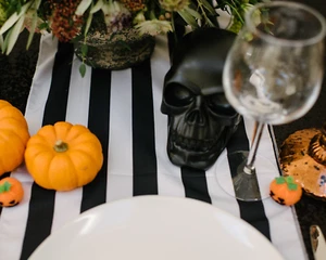 Ceramic Halloween Decor Black Skull - Picture 1 of 2