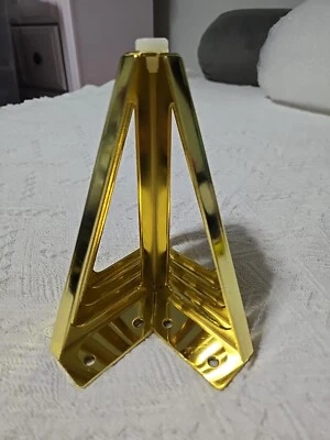 Juego de 4 patas de mesa de metal color dorado modernas de mediados de siglo de 6" con tornillos Foto 1 de 4