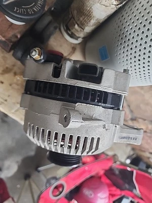 Alternador para Ford F-250 F-350 F-450 Super Duty 2005-2008 V8 5,4 L 6,8 L 12 V 130 A Foto 1 de 3