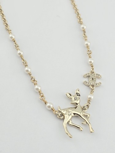 Collana girocollo Chanel CC cervo oro 2025