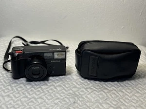 Pentax IQZoom 70 35mm Film Camera 35-70mm Macro Lens AF Point & Shoot w/ Case - Picture 1 of 12