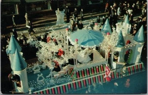 Vintage 50er Jahre Karneval de Quebec Postkarte "The Queen's Coach" Parade Float - Bild 1 von 2