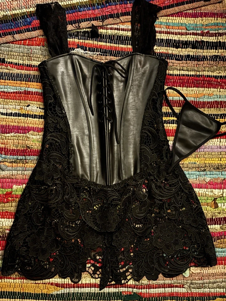 Corsé para mujer Dreamgirls de cuero con cordones negro con tanga de cuero a juego nuevo sin etiquetas Foto 1 de 4