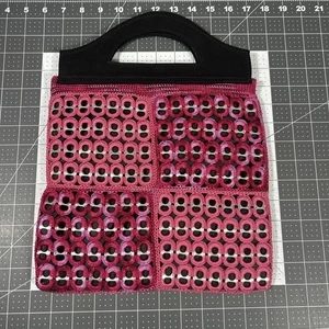 Gewebte Handtasche Boho Damen klein rosa & rot schwarz Metallakzente Kleingeldtasche - Bild 1 von 5