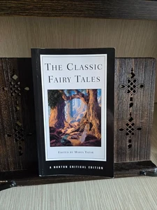 The Classic Fairy Tales – Norton Critical Edition – Edited by Maria Tatar - Picture 1 of 10