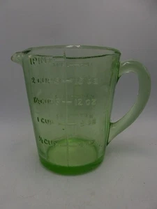 VINTAGE DECO 1 PINT COOKING MEASURING GREEN PRESSED GLASS CORDIAL WATER MILK JUG - Picture 1 of 8