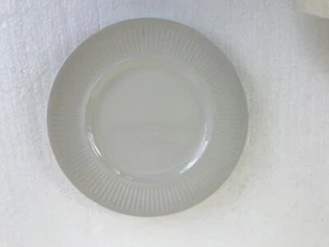 1 Johnson Bros. Dinner Plate 1960 Athena Pattern Rimmed Made in England White - Picture 1 of 2