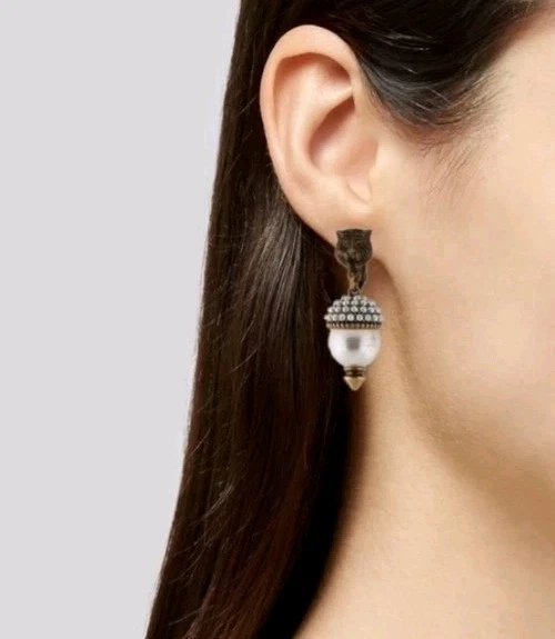 Gucci Pre-Owned Feline Tiger Head Embellished Faux Pearl Clip On Earrings  - Image 1 of 4