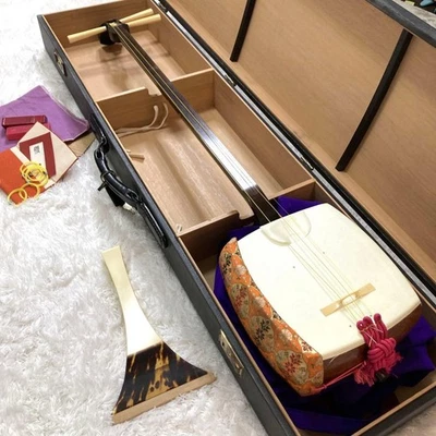 Tanzao Shamisen Japanese Traditional Musical Instrument with Case Bachi - Image 1 of 4