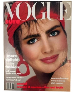Vogue June 1985 ,Women & Success, “More Delight in Fashion” - Bild 1 von 10