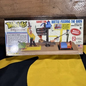 NUOVO Weird-Ohs Wacky Contraptions "Bottle Feeding the Baby" kit modello animato - Foto 1 di 5