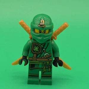 Lego Lloyd Green Ninjago With Zukin Robe And 2 Gold Swords From Set 70749 - Picture 1 of 6