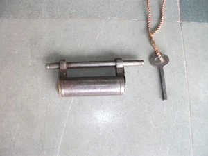 Vintage Screw System Iron Handcrafted Cylindrical Shape Padlock, Nice Patina - Picture 1 of 10
