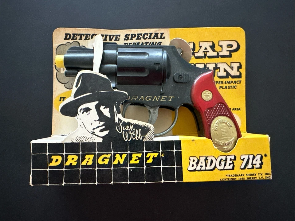 REVÓLVER REPETITIVO ESPECIAL DRAGNET DETECTIVE DE COLECCIÓN" CARDADO KNICKERBOCKER TAPA PISTOLA. Foto 1 de 4