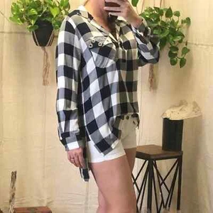 Jak & Rae plaid tunic with grommet pocket Medium - Picture 1 of 8