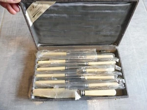 SUPERBE COFFRET COUTEAUX "HARRISSON BROS & HOWSON " ENGLAND (12 pièces) NEUF - Picture 1 of 4