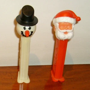 Pez Weihnachtsmann und der Schneemann Süßigkeitenspender mit Füßen - 90er Jahre - unbenutzt, lose - Bild 1 von 6