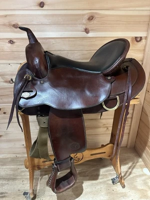 17” Circle Y Flex-Lite Round Skirt Western Trail Saddle Model 2374 - Image 1 of 4