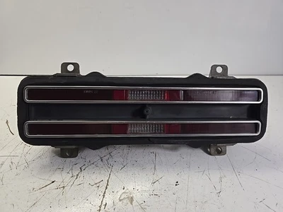 Conjunto de luz trasera Pontiac Firebird 1967 OEM L/R carcasa bisel lente trasera usada Foto 1 de 4