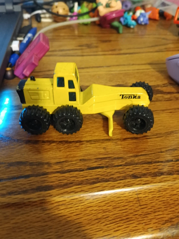 Vintage Tonka 1994 Yellow Tonka Corp Metal Die Cast Car Road Grader 4" Vtg  - Image 1 of 4