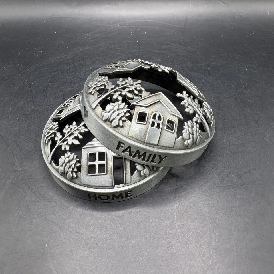 Yankee Candle Redondo Metal Vela Topper Hogar Familia Amigos Conjunto Decorativo de 2 Foto 1 de 4